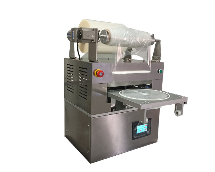 Plastic box sealing machine